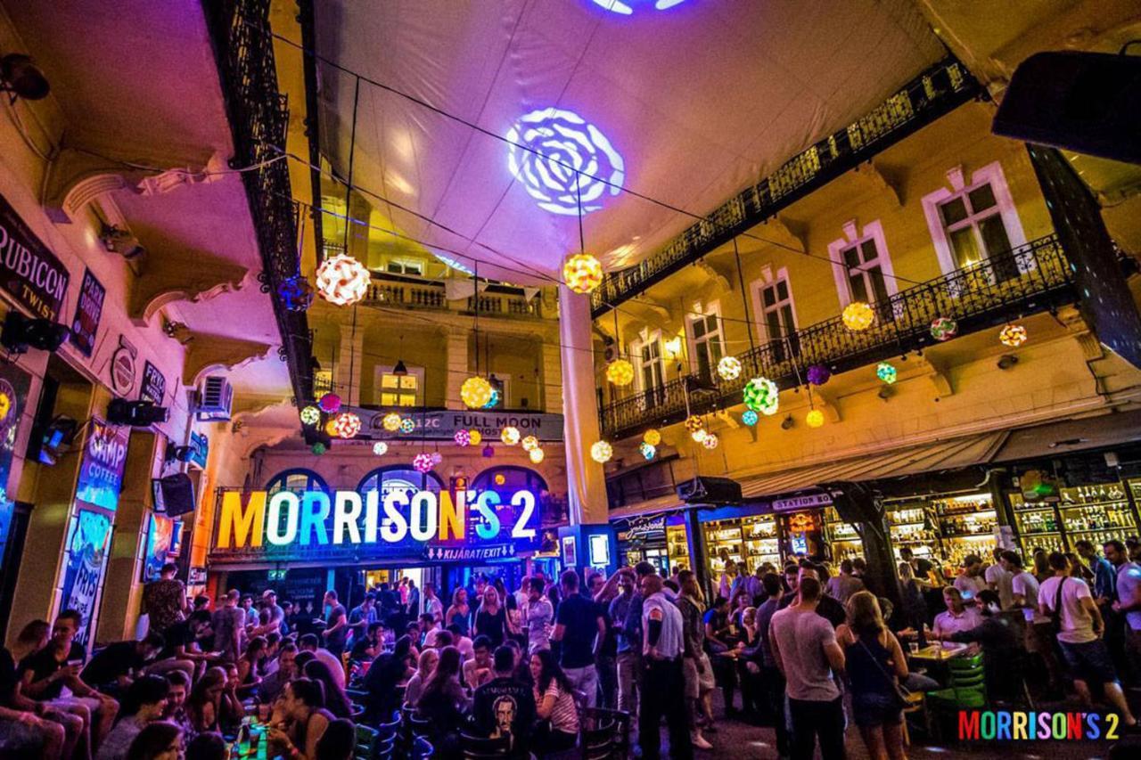 Lamis Hostel Budapest Exteriör bild