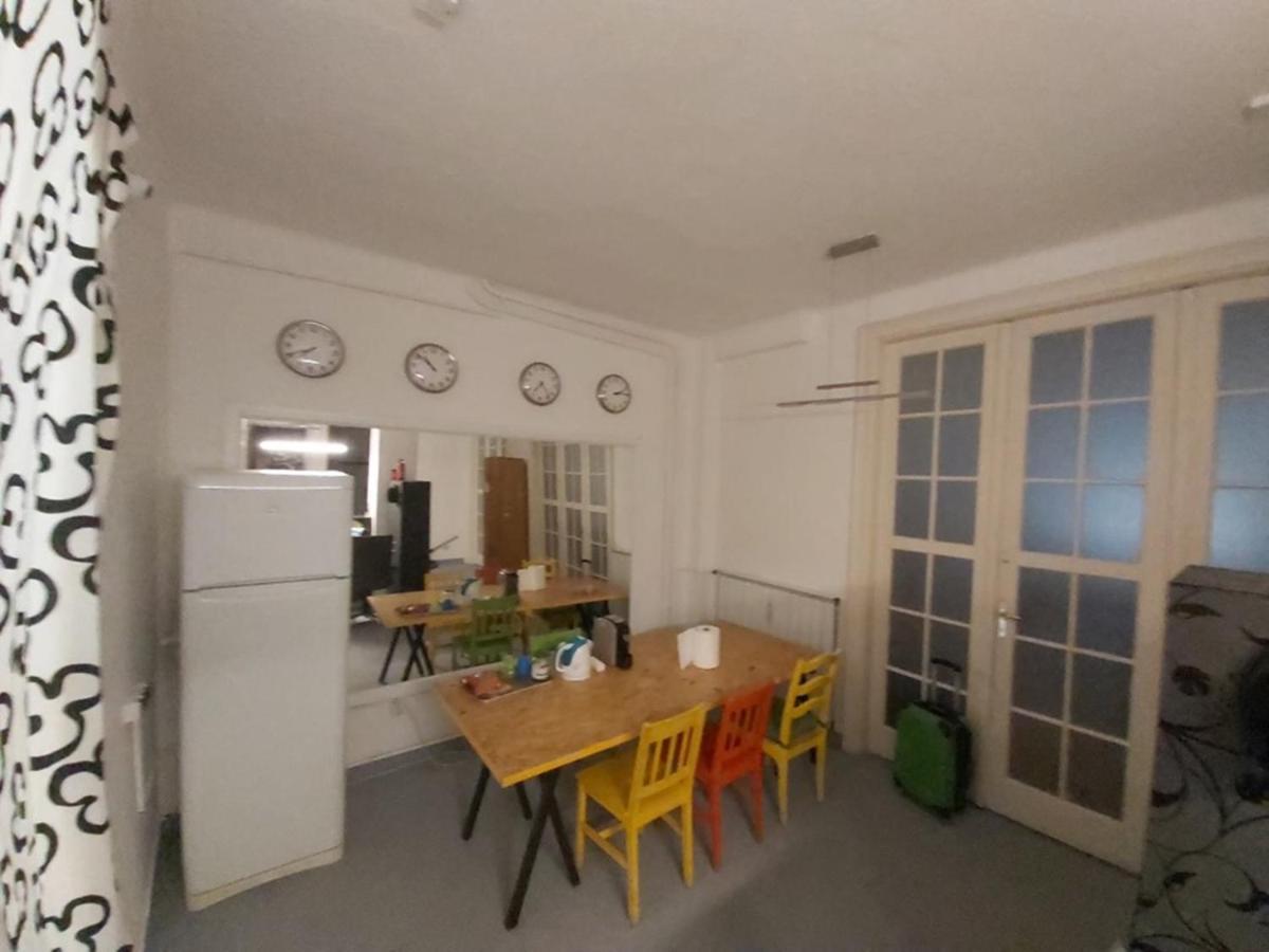 Lamis Hostel Budapest Exteriör bild