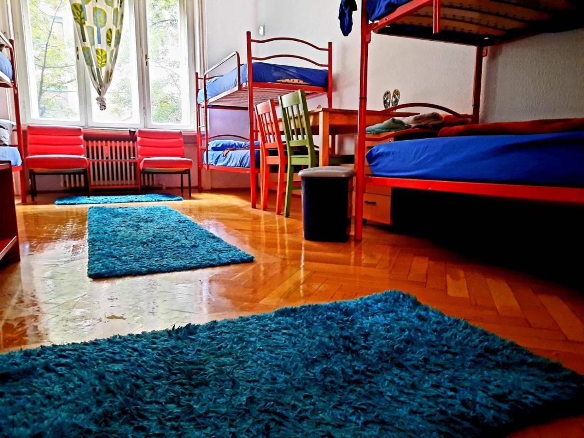 Lamis Hostel Budapest Exteriör bild